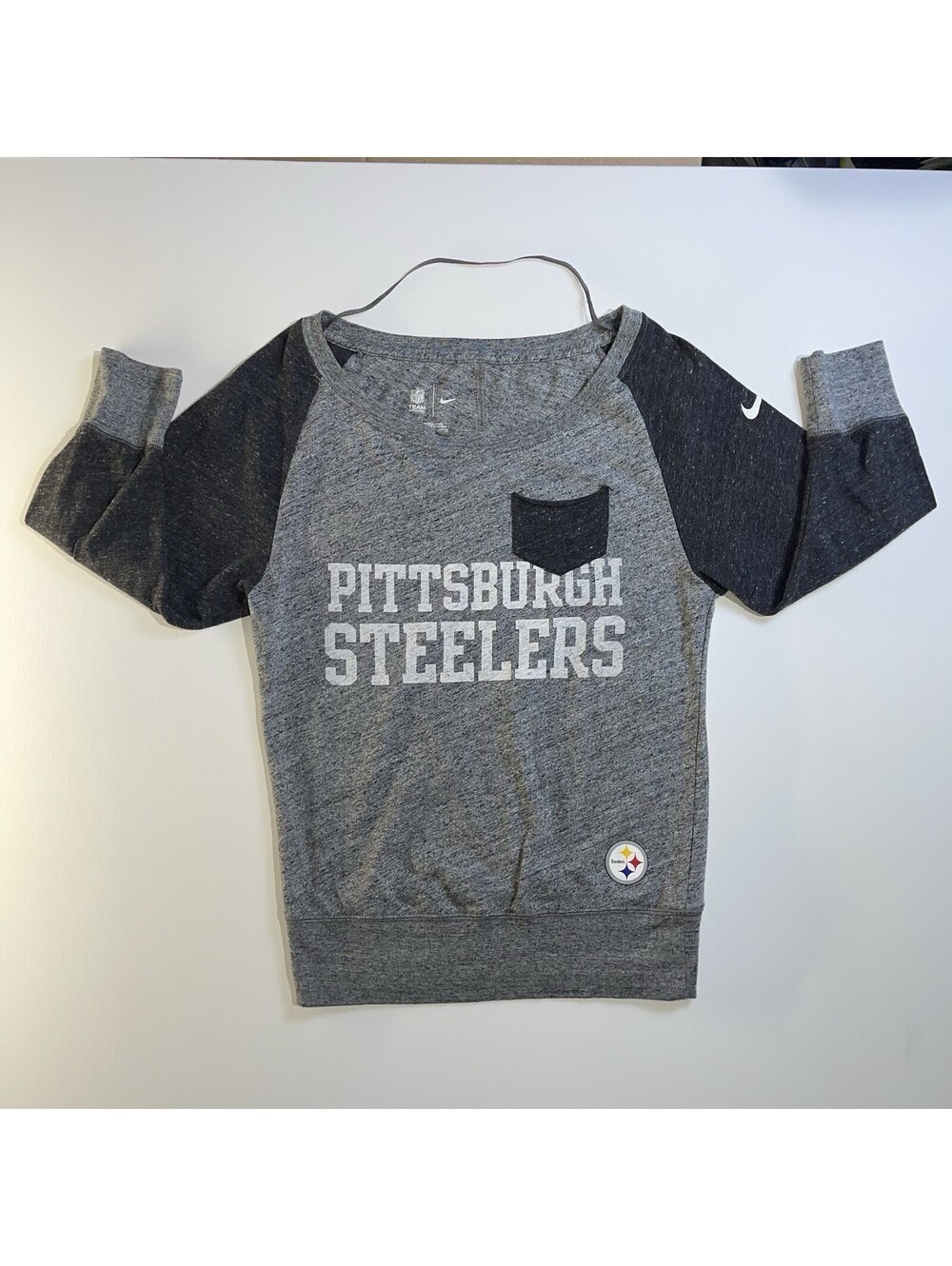 Nike Pittsburgh Steelers Womens XS Gray Long Sleeve NFL Shirt Pocket Pullover